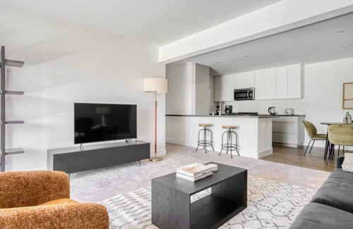 Sharon Heights Apartment | Chic Menlo Park 2BR w/Pool, W/D, Gym, near 82, 101, 280, by Blueground