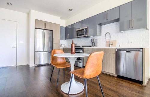 Milpitas Apartment | Chic Milpitas 1BR w/Gym, Pool, walk to BART + Great Mall, by Blueground
