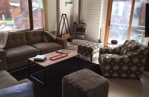 Mammoth Lakes House | Chic, Modern 2BR +Loft Townhouse