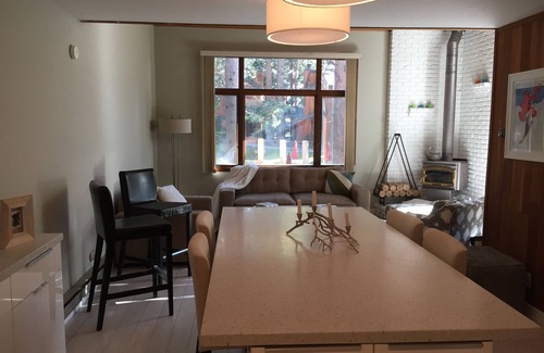 Mammoth Lakes House | Chic, Modern 2BR +Loft Townhouse