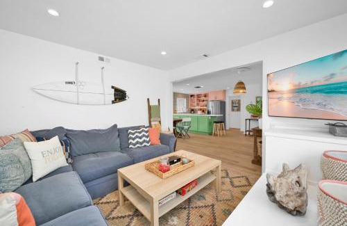 Santa Ana Heights House | Chic Modern Designed Home with Private Studio