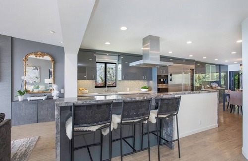 South Laguna Apartment | Chic Ocean-View Contemporary in Laguna Beach