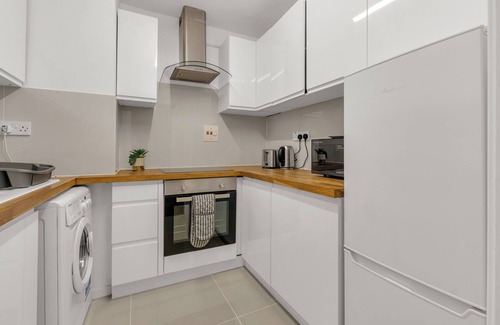 Queenhithe Apartment | Chic One Bed Apartment near Queens Quay by MySquare