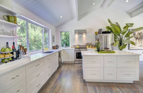 Tuckahoe House | Chic, Serene, Sunfilled Oasis.