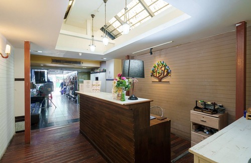 Lak Si House | Chic Solo Getaway | Deluxe Comfort Near Old Town