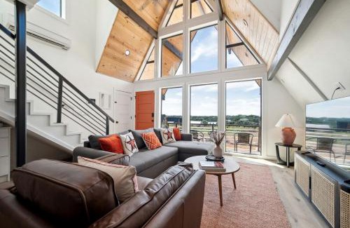 New Braunfels Ski Chalet | Chic Spacious A-Frame Ideal for a Relaxing Getaway in Texas