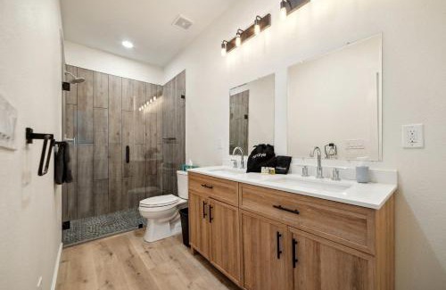 New Braunfels Ski Chalet | Chic Spacious A-Frame Ideal for a Relaxing Getaway in Texas