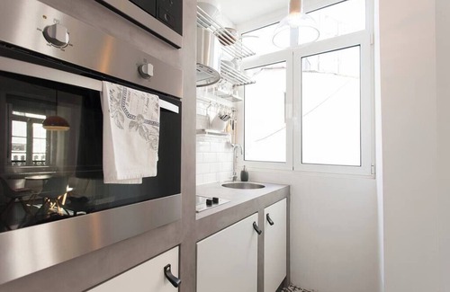 Misericordia Apartment | Chic studio apartment in Lisbon city centre