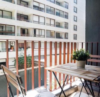 Apoquindo Apartment | Chic Studio Escape for 3 in Lively Las Condes