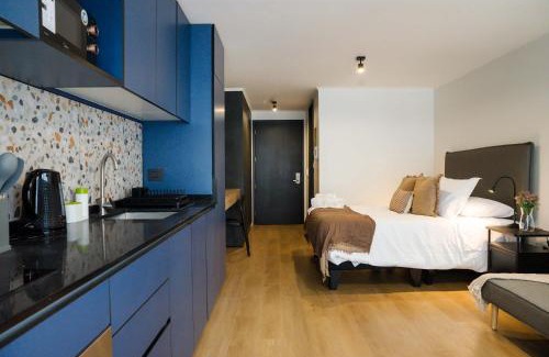 Apoquindo Apartment | Chic Studio Escape for 3 in Lively Las Condes