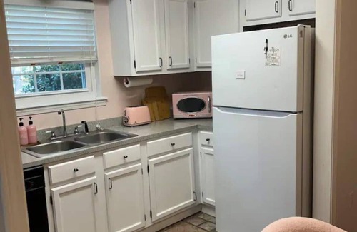 Flowood House | Chic Townhome at Rez, 2 Queen Beds, Smart TVs, Centrally Located, Community Pool