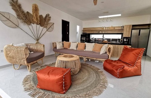 Central Seminyak Villa | Chic tropical villa in the heart of Seminyak