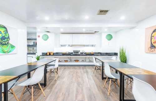 Midtown East Apartment | Chic Two Bedroom Apartment at the Historic Mansfield Residence