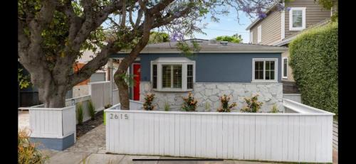 Venice House | Chic Venice Beach Bungalow Steps from the Canals & Beach