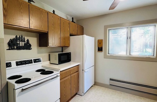 Stambaugh Cottage | Chicagon Lakefront cottage in Michigan’s upper peninsula