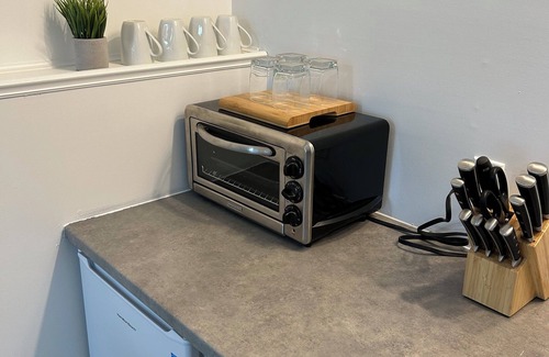 Southeast Calgary House | ChicRomantic1BedBSMTsuiteWIFISteamShower