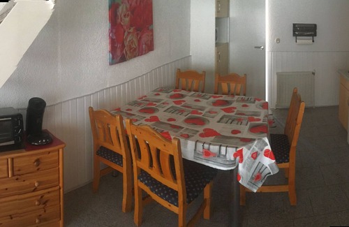 Bruinisse House | Child-friendly, cozy vacation home, by the sea, park, wifi free,