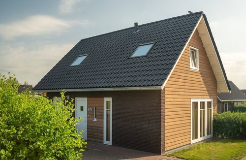 Nieuwvliet House | Child-friendly holiday home with a kids room