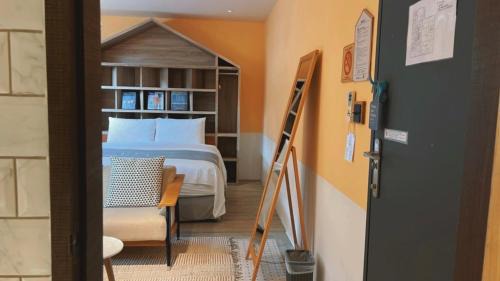 Zhongshan Hotel | Chill Roof Hotel