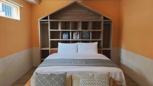 Zhongshan Hotel | Chill Roof Hotel