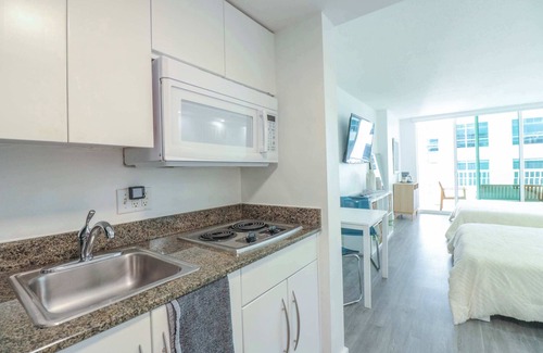 Brickell Condo | Chill Studio Getaway Luxury Brickell High Rise