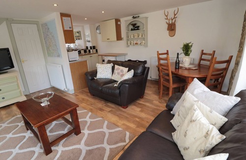 Belford Cottage | CHILLINGHAM COTTAGE, pet friendly, country holiday cottage in Belford