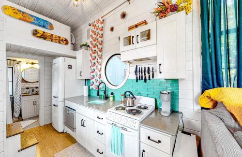 Canyon Lake Hotel | Chimney Rock Tiny Home