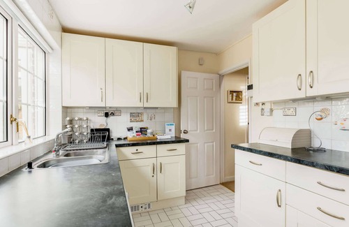 Poole House | Chimneys - Old Town Poole Location