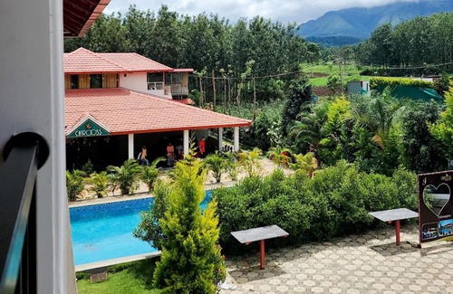 Chikkamagaluru House | Chirooss Homestays And Resorts