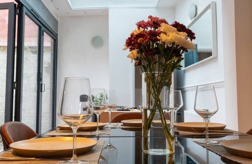 Chiswick Apartment | Chiswick 4 Bed Victorian Townhouse Minutes to Tube
