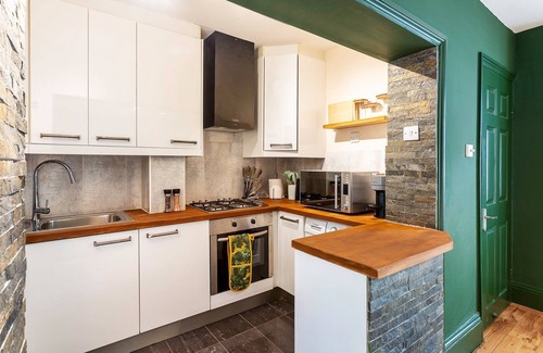 Chiswick Apartment | Chiswick Gem: Stylish 1-Bed Flat for Modern Living