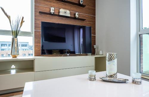 South Acton Apartment | Chiswick Park 3 bed 3 bath West London - Parking