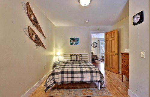 East Haven  Rutland County Other | Chittenden Farmhouse: Historic 4BR/2BA, 20 Min to Killington, 7 Min to Mountaintop Resort