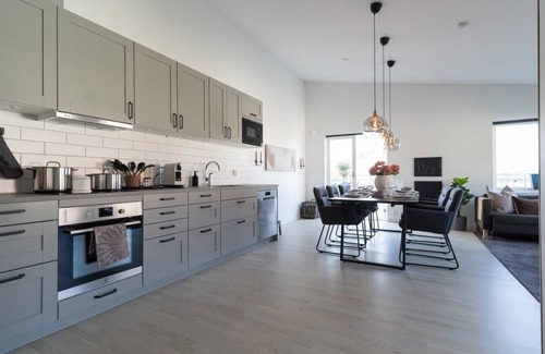 Bastad Condo | Chocolaty Warmth Home 3BR Flat with Cozy Balcony