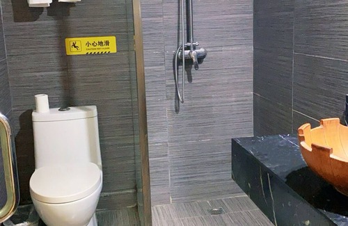 Jeifangbei Central Business District Hotel | Chongqing Fanghua Hotel (Hongyadong Branch)