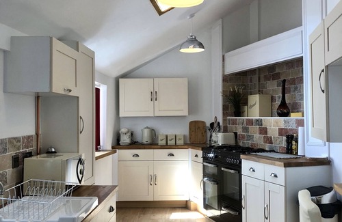 Dawlish House | Choo Choo, close to the beach, Grade II listed, Kids welcome!