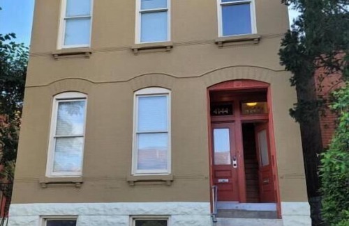 Central West End Apartment | Chouteau Apartment with Wi-Fi and pet friendly