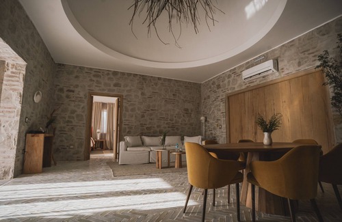 Ugarteche Hotel | Chozos Resort