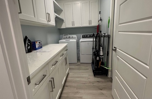 Emory House | Christian & Charming 2-bedrooms with fitness room in Emory