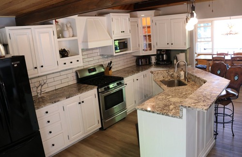 Unorganized Centre Parry Sound Cottage | CHRISTMAS AT THE COTTAGE!