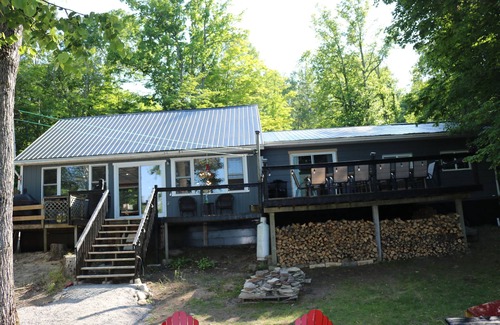 Unorganized Centre Parry Sound Cottage | CHRISTMAS AT THE COTTAGE!