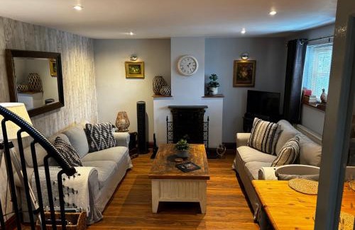 Blakeney House | Christmas Cottage Village location