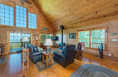 Old Fort House | Christmas Tree Cabin Secluded Asheville Area Log Cabin with a View!
