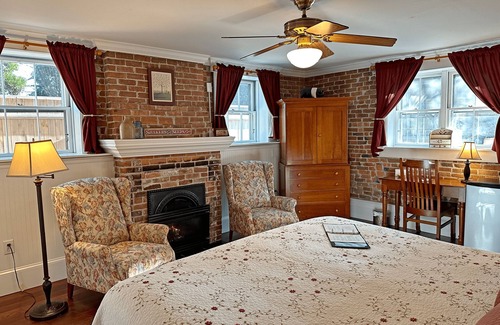 Smith Hill Bed & Breakfast | Christopher Dodge House