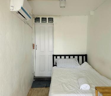 Bang Phlat Apartment | Chubby 9 single room