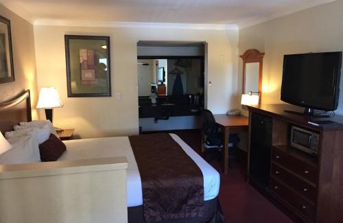 Lincoln Acres Hotel | Chula Vista Inn