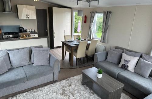 Pagham House | Church Farm Holiday Home
