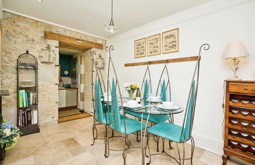 Bonchurch Cottage | Church House - sleeps 6 guests in 3 bedrooms