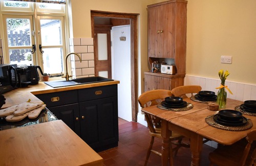 Ashbourne Cottage | CHURCH VIEW COTTAGE, pet friendly, with a garden in Ashbourne