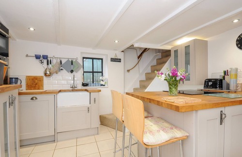 Lanreath House | CHURCH VIEW COTTAGE, pet friendly, with a garden in Pelynt
